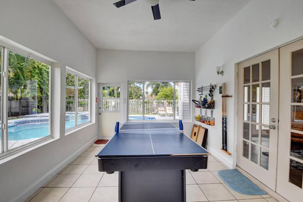 5 Bedroom Mansion With Pool And Non-Heated Jacuzzi Games In Boynton Beach Exterior photo
