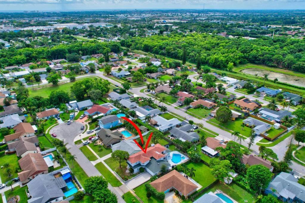 5 Bedroom Mansion With Pool And Non-Heated Jacuzzi Games In Boynton Beach Exterior photo
